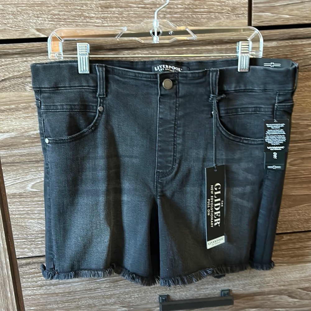 Liverpool jean shorts. Size women’s 14/32.